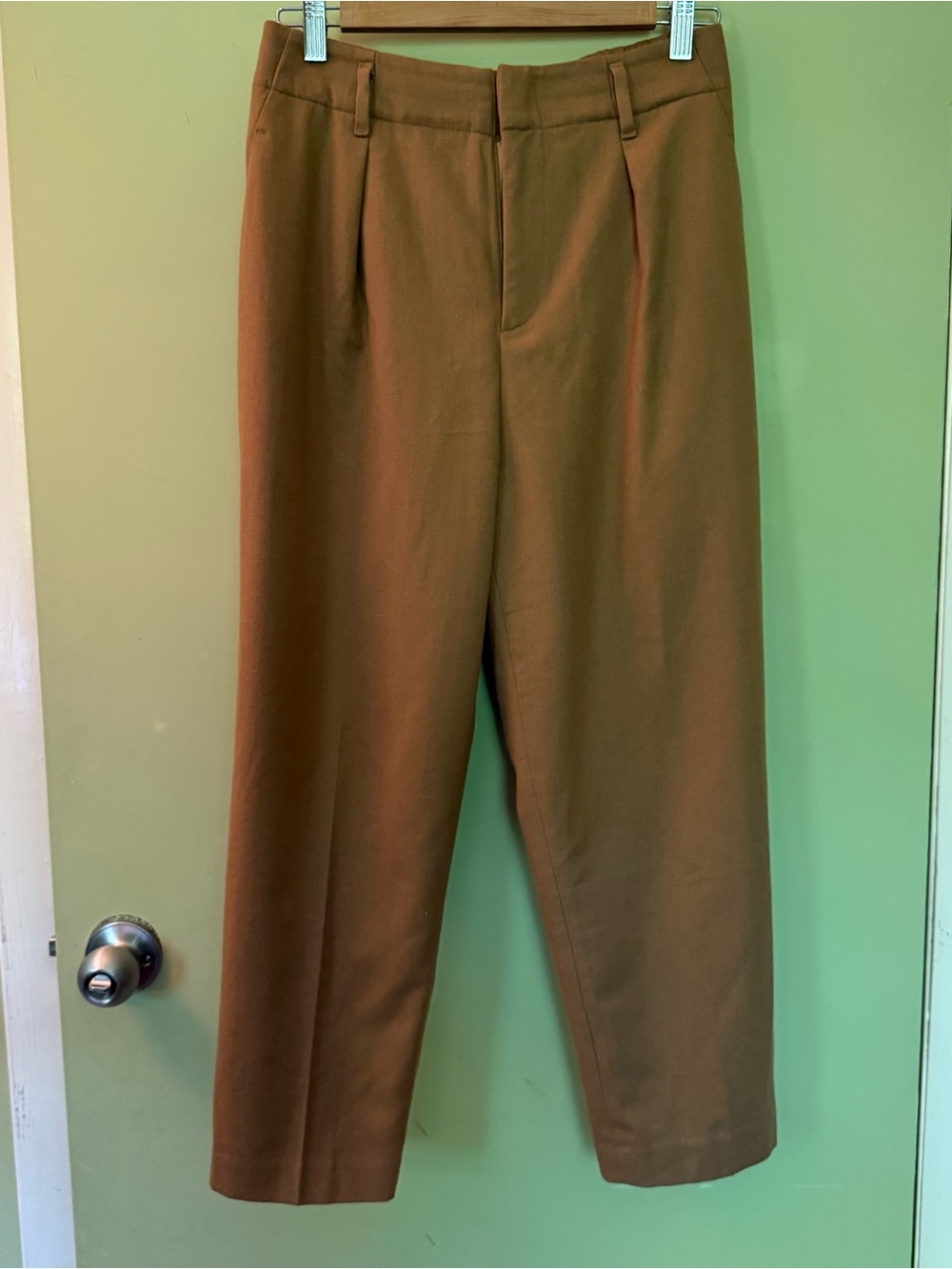 Women’s Pleated Ankle Pants in Tan